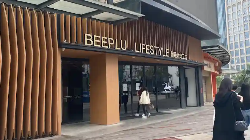 深圳最大面包店关门，超大复合型烘焙工坊不是小玩家的游戏