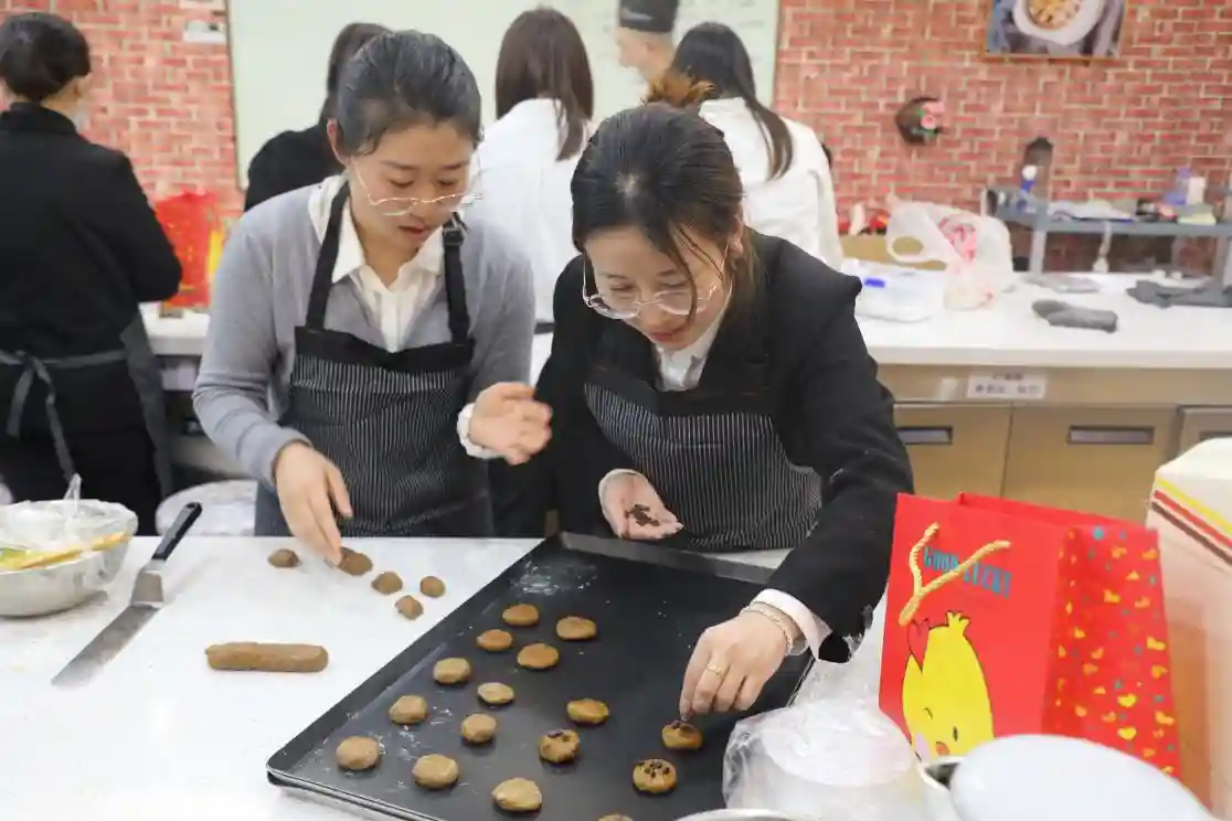 中建六局华南公司福建分公司庆祝“三八”妇女节