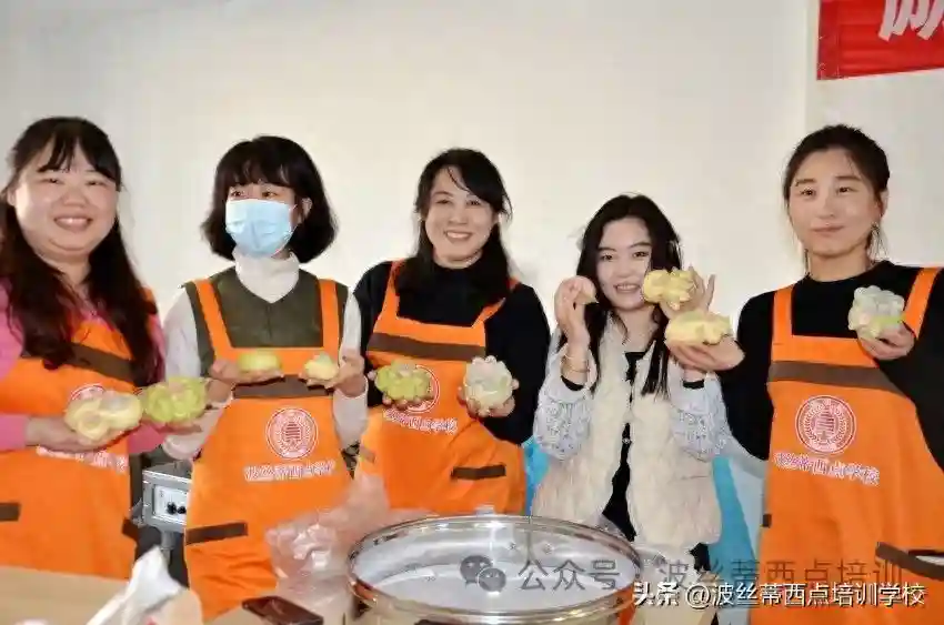 花式馒头蒸出年味道|黄山北社区到波丝蒂体验做花式馒头！