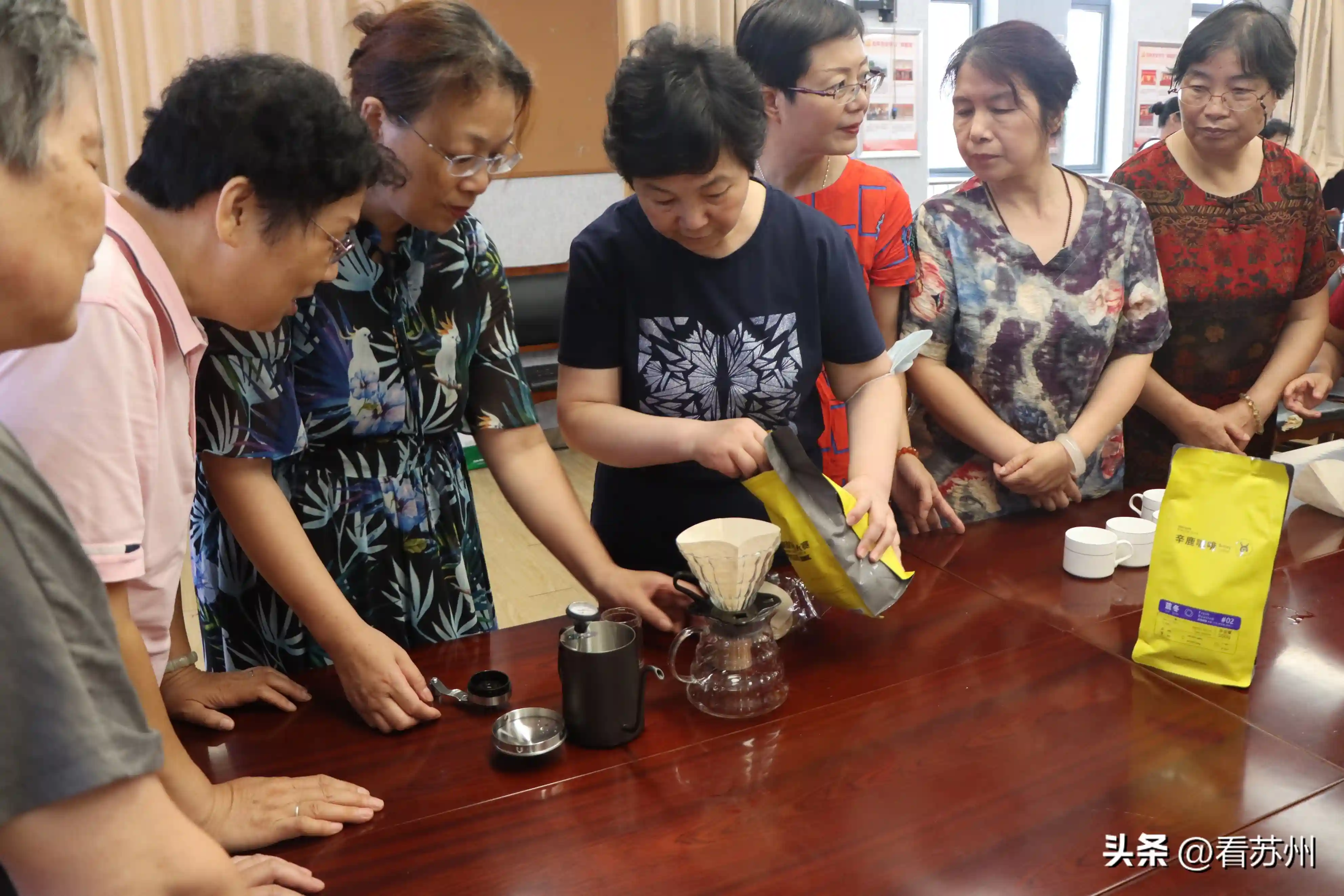 姑苏区举办退休人员创意咖啡制作大赛