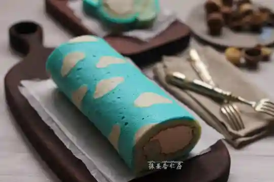 蓝天白云蛋糕卷的做法