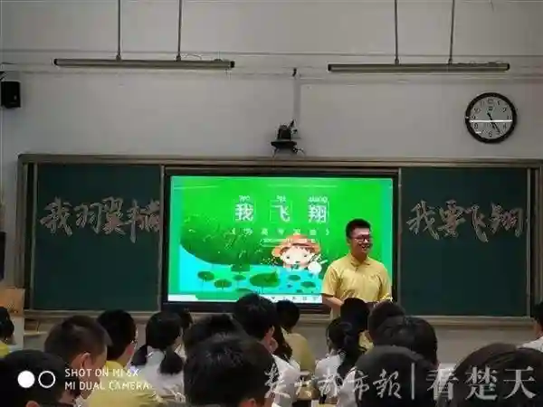 送粽子、麻花、棒棒冰……高三老师为学生花样“打气”