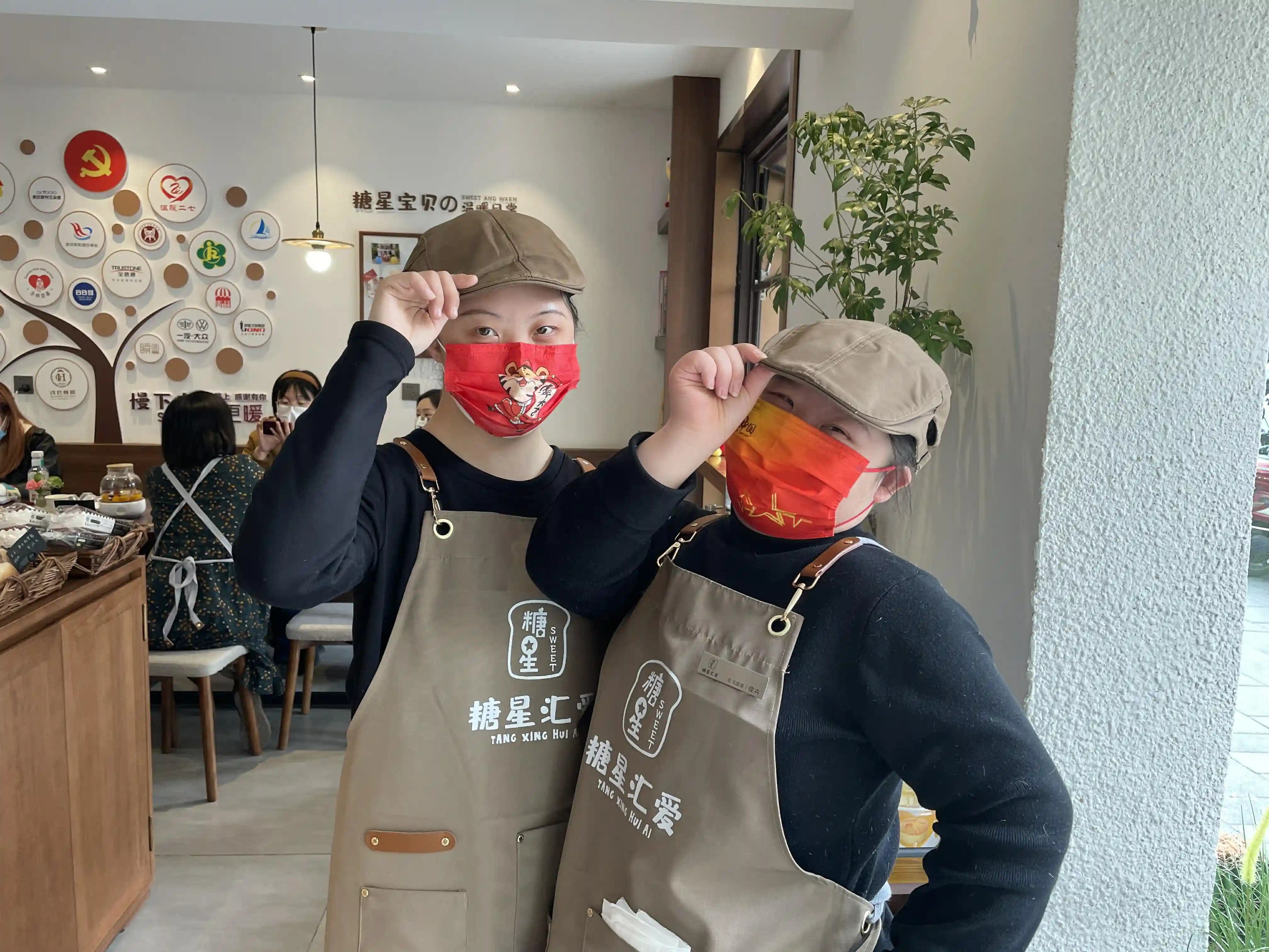郑州一家烘焙店专门支持心智障碍者就业：让更多人了解“心青年”