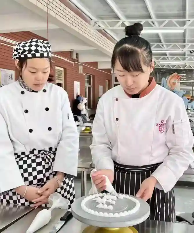 长大后，我就成了你——并州技术能手杨雪娇小记