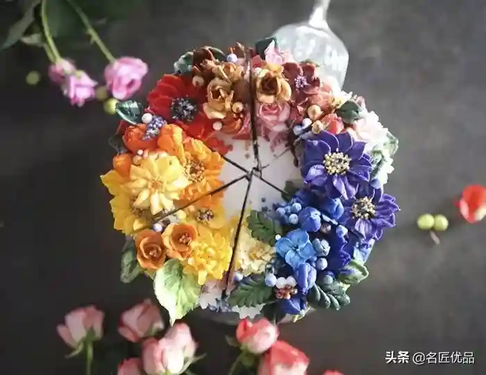 惊艳！女神级蛋糕师，她的蛋糕里住着花仙子，16万网友想当她学生