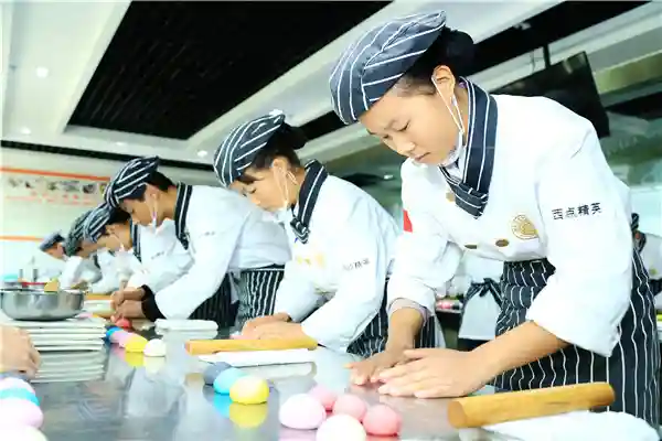 学西点有年龄限制吗？中年人想学西点可以吗？