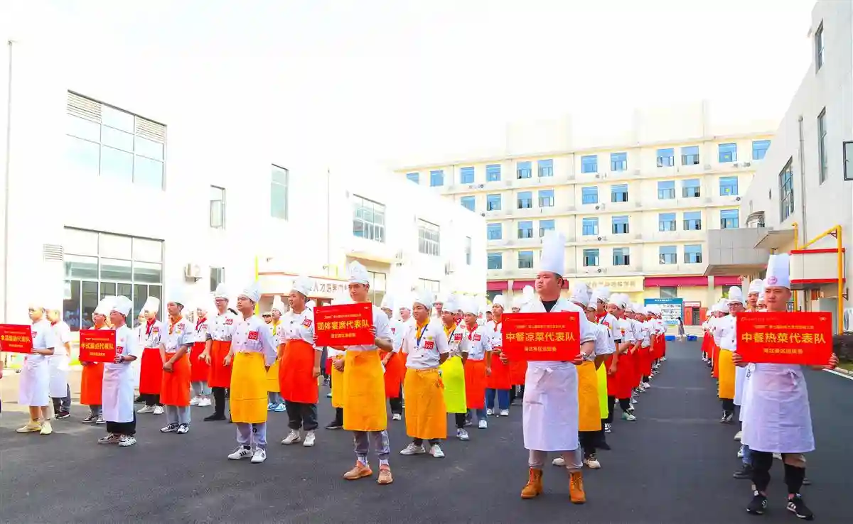 谁是“厨神”？湖北新东方烹饪第七届技能大赛鸣锣开赛