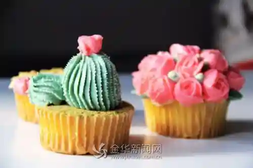 金华1姑娘热爱烘焙 手绘小王子饼干能讲故事