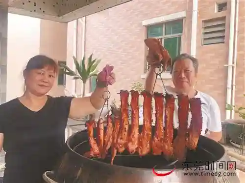 走向我们的小康生活｜厚街“村宴夫妇”从业40年，联手“烹”出好日子