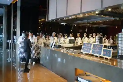 甘肃新东方高级技工学校组织学子实地观摩学习