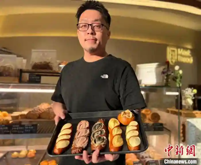 “烘焙”甜蜜绵长的事业 台湾青年南京开温暖小店