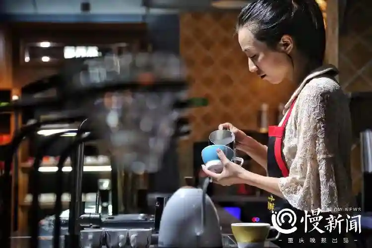看见 | 无声的表达 他从街舞达人变身咖啡师