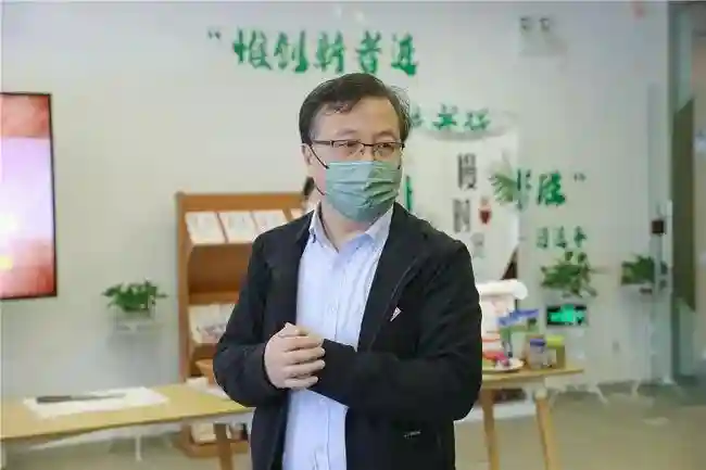 幸福品味 健康美味——西译为教职工开设西点教学分享会